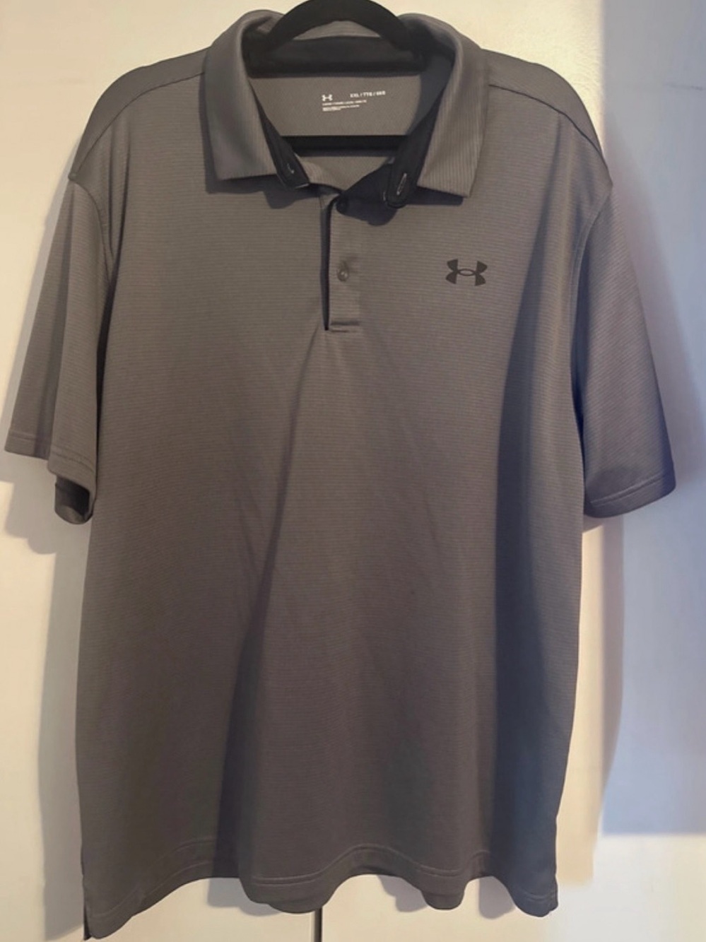 Under Armour Men's Polo in Gray Like New XXL